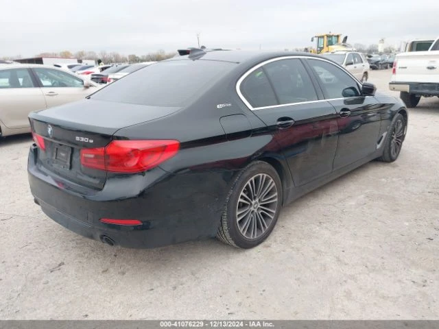 BMW 530E E IPERFORMANCE, Налична сервизна, минимална щета!, снимка 9 - Автомобили и джипове - 48813315