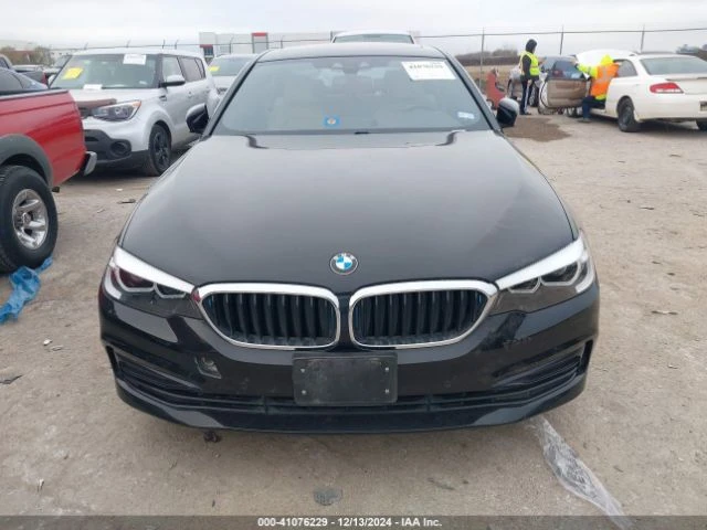 BMW 530E E IPERFORMANCE, Налична сервизна, минимална щета!, снимка 2 - Автомобили и джипове - 48813315