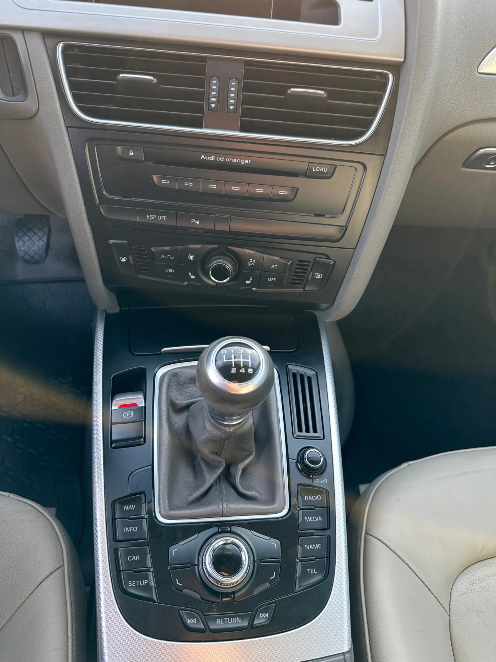 Audi A4 2.0TFSI * * КОЖА* * НАВИГАЦИЯ* * ПОДГРЕВ* *  | Mobile.bg — изображение 11