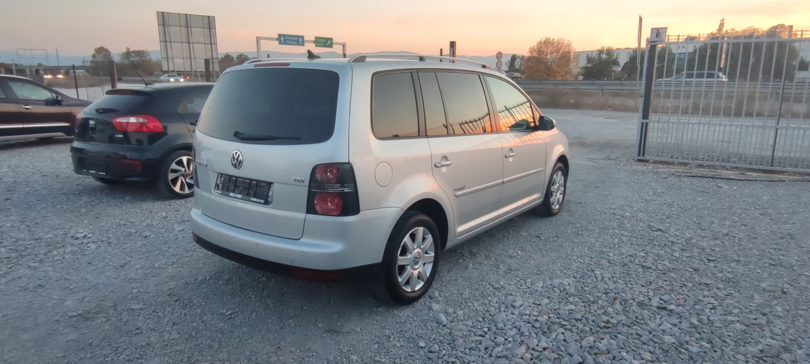 VW Touran 1.9TDI 105 к. с.  - изображение 4