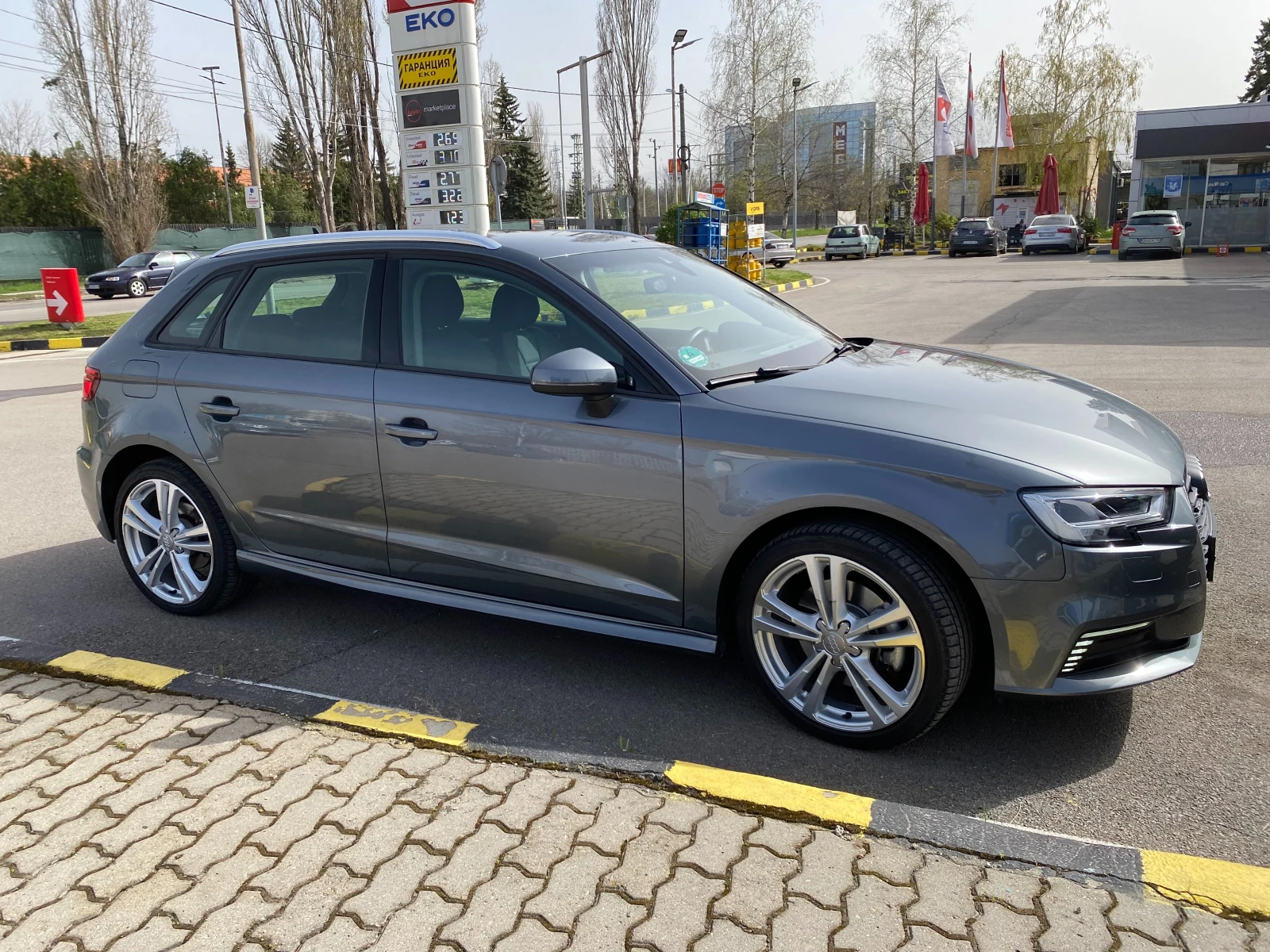 Audi A3 Sportback e-tron 40 - изображение 4