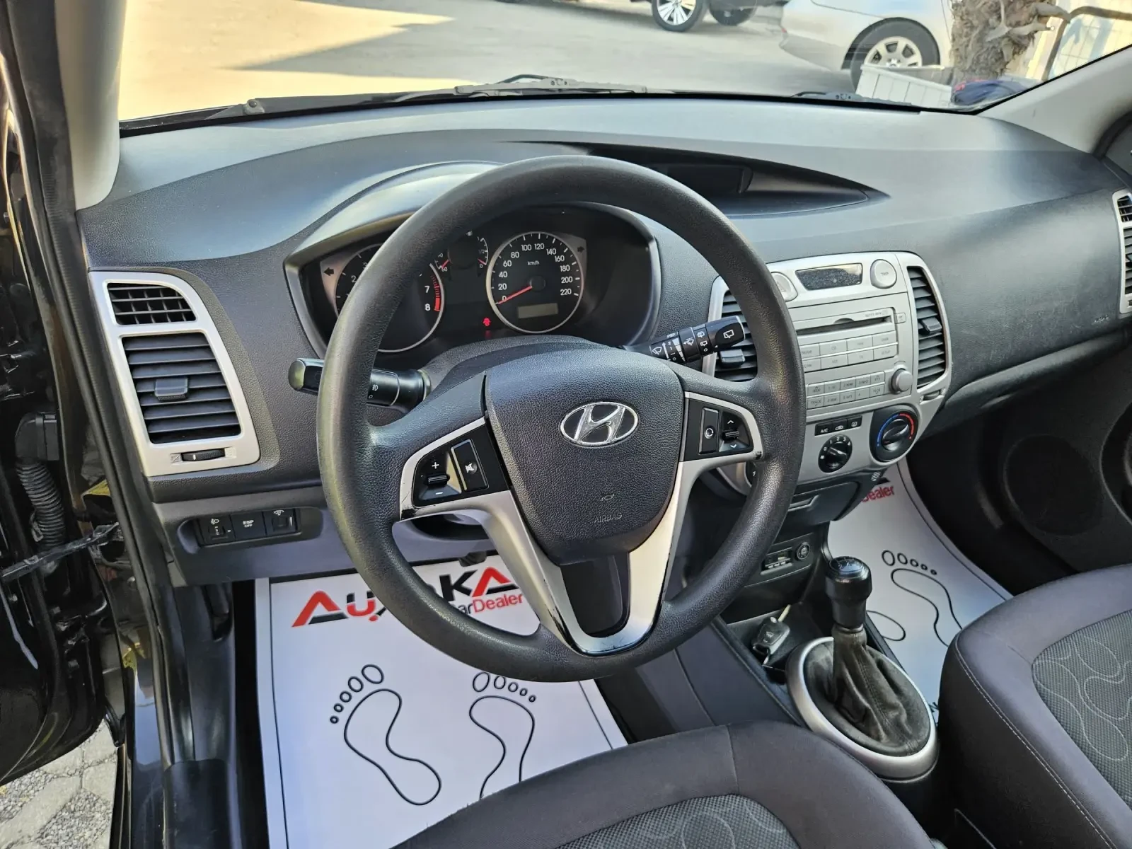 Hyundai I20 1.2i-78kc= ФАБРИЧНА ГАЗ= КЛИМАТИК - изображение 8