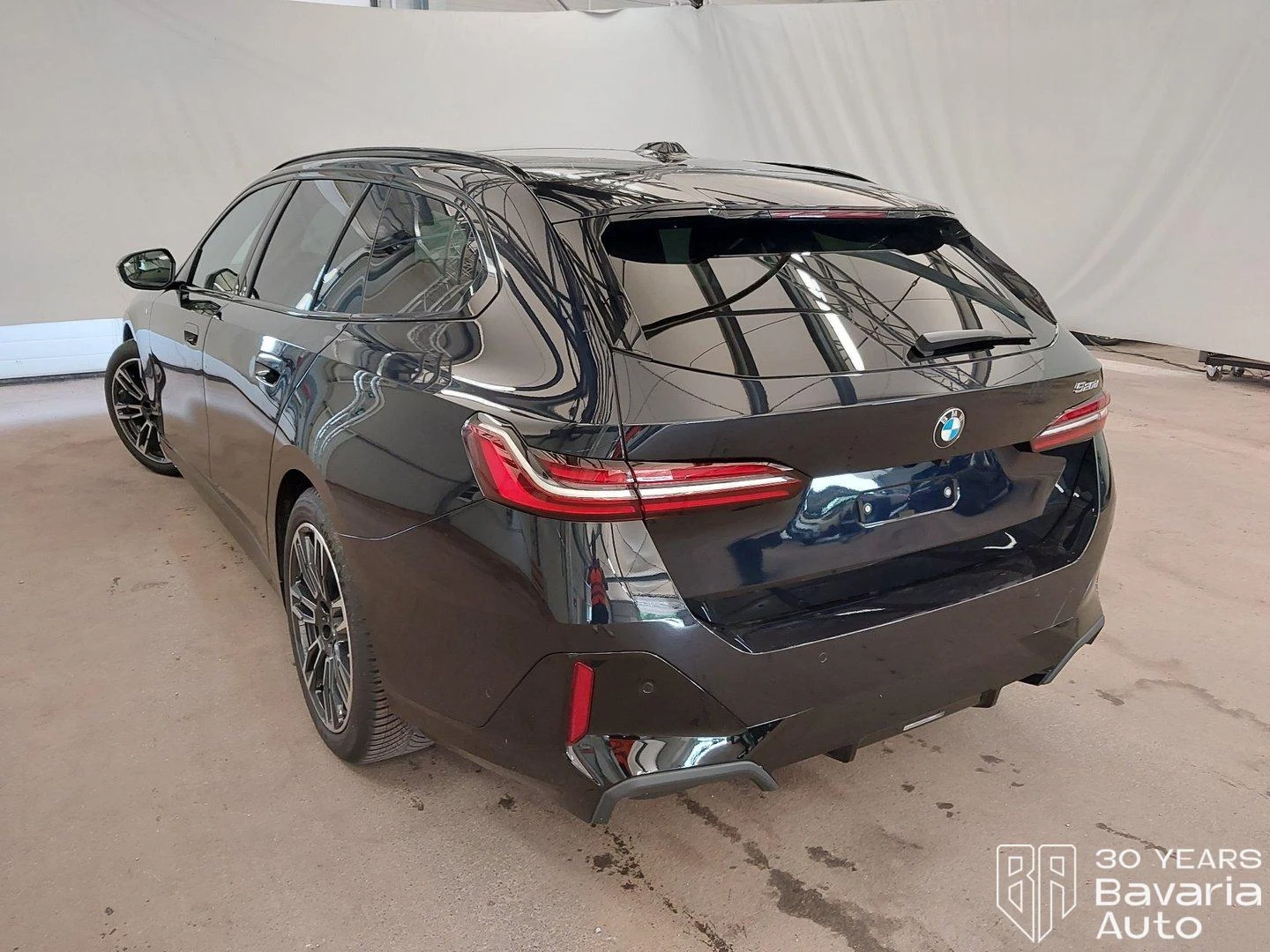 BMW 520 d Touring M Sport Paket - изображение 2