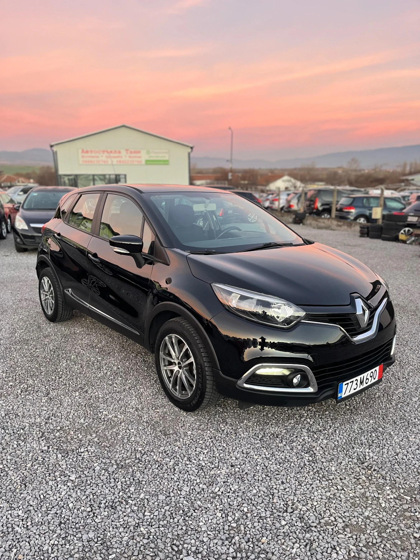 Renault Captur Renault Captur 1.5dci 90hp Keyless Navi LED | Mobile.bg   2