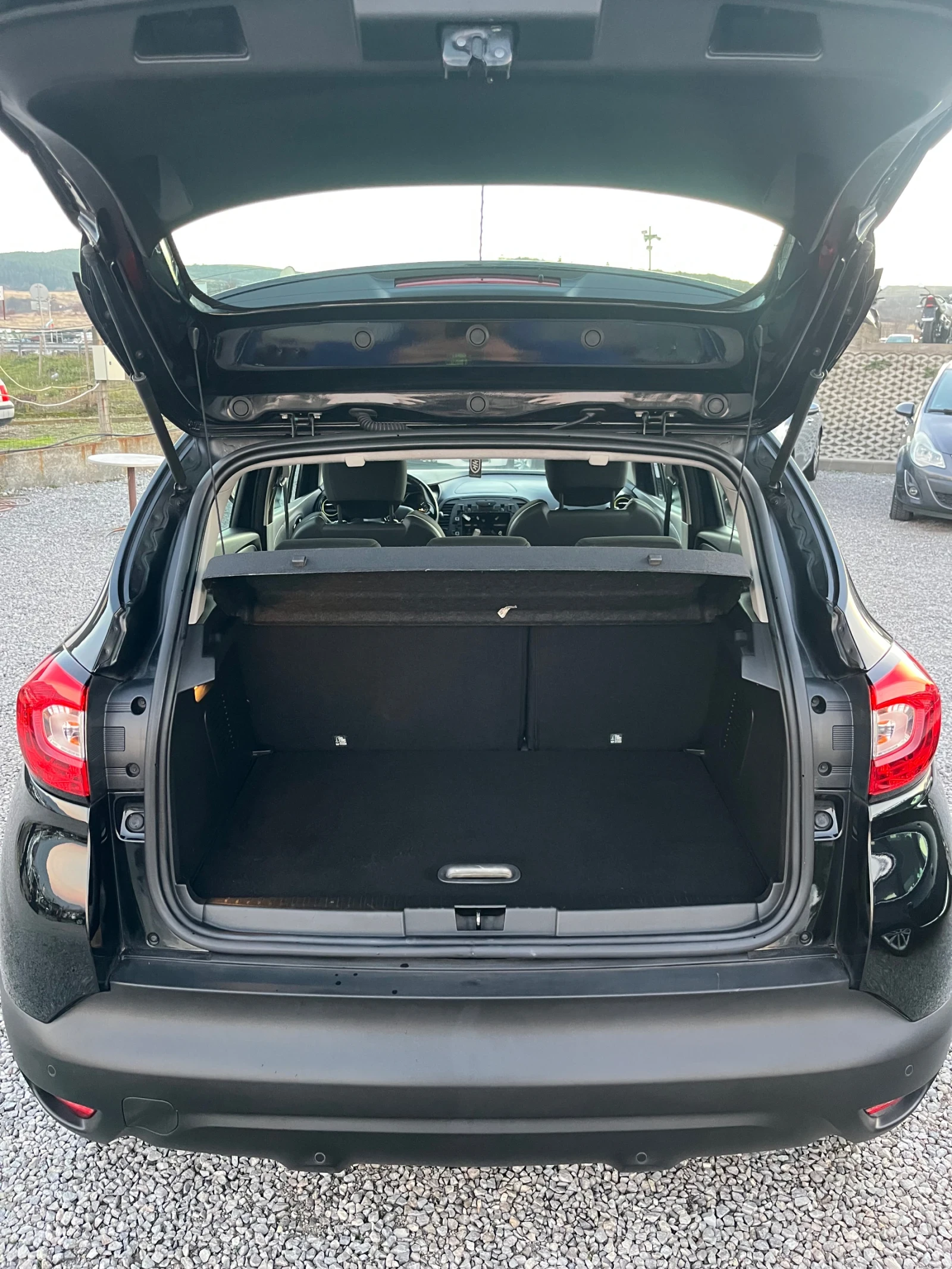 Renault Captur Renault Captur 1.5dci 90hp Keyless Navi LED | Mobile.bg   13