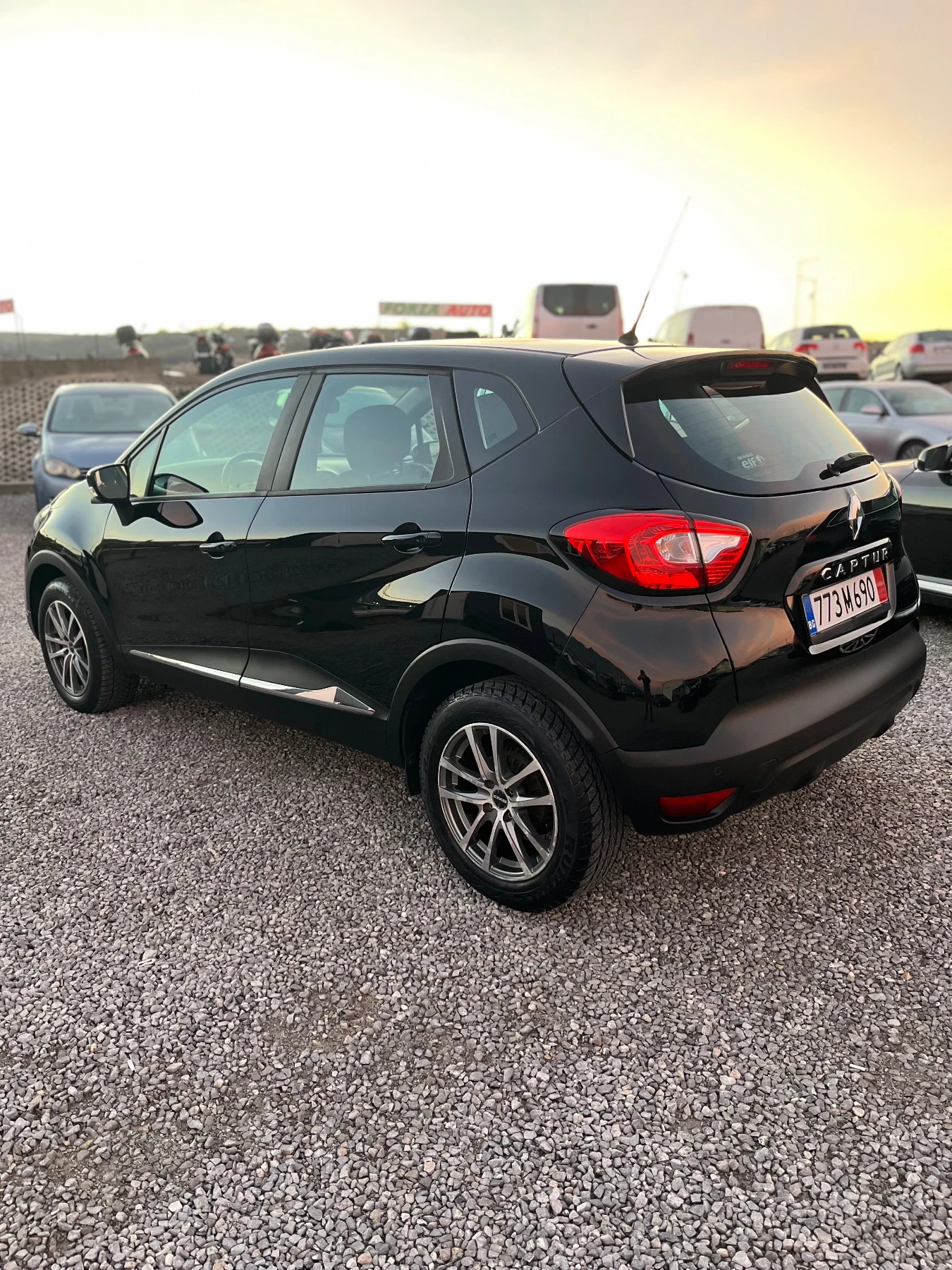 Renault Captur Renault Captur 1.5dci 90hp Keyless Navi LED | Mobile.bg   4
