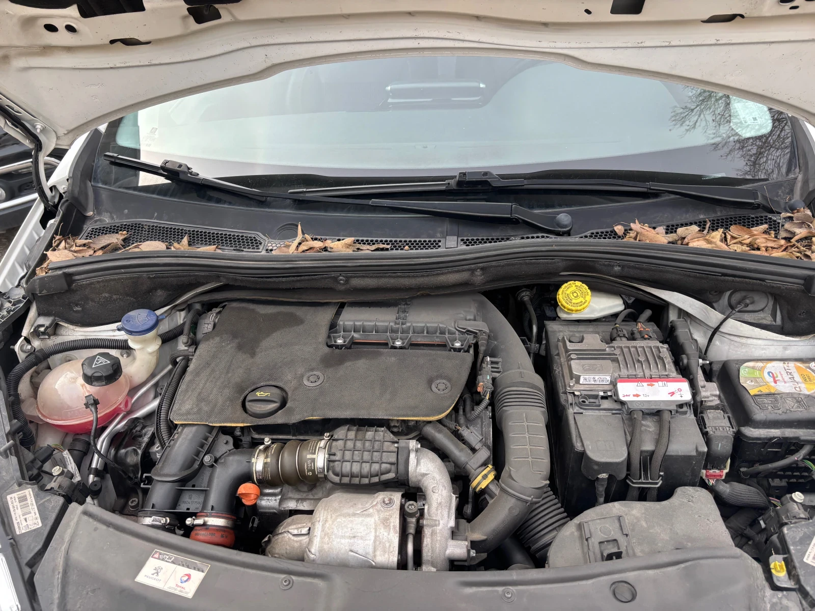 Peugeot 208 GT Line 1.6 BlueHDi 120 k.c. Камера / Парктроник /, снимка 8 - Автомобили и джипове - 53756464