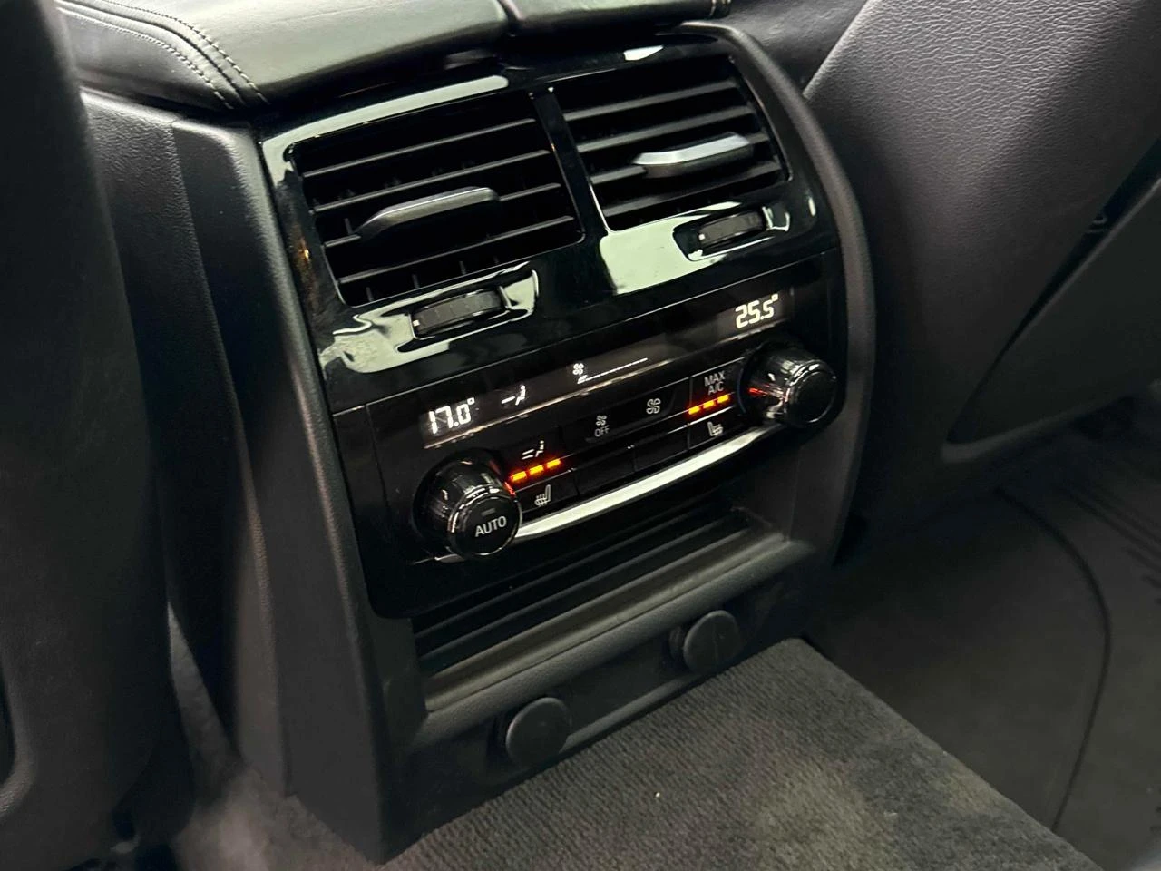 BMW 530 Mpack* Обдух* 360* масаж* H&K* Подгрев, снимка 12 - Автомобили и джипове - 53858570