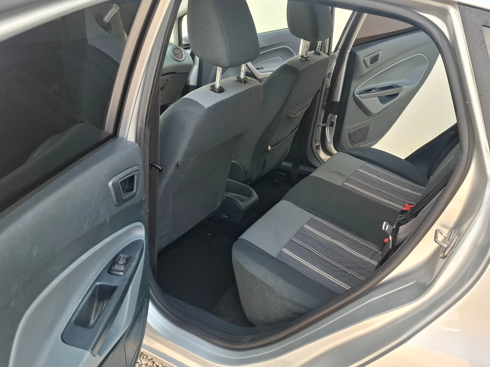 Ford Fiesta 1.4i/Клима/ГазИнж, снимка 12 - Автомобили и джипове - 53862598