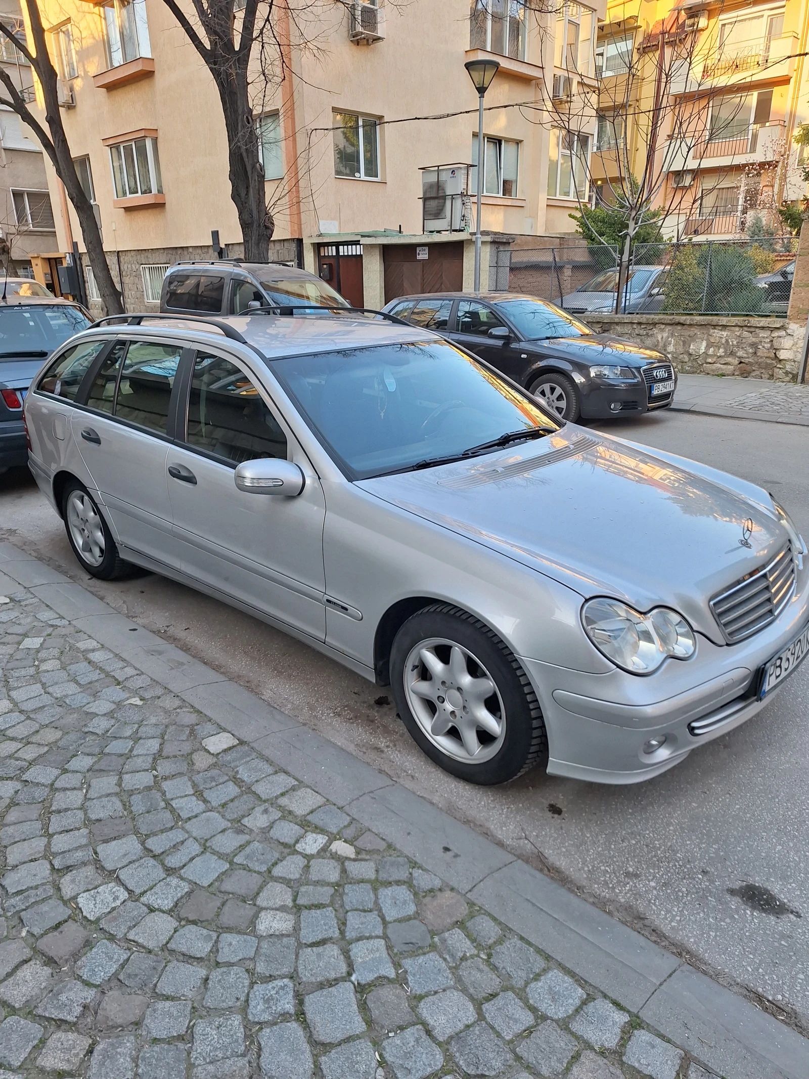 Mercedes-Benz C 200, снимка 12 - Автомобили и джипове - 53866902