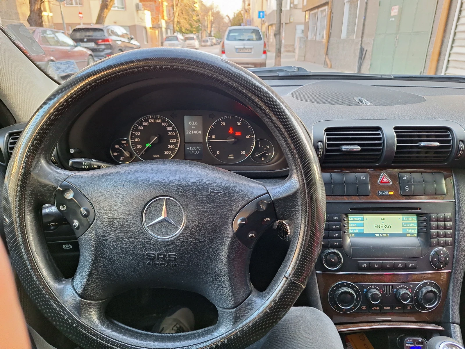 Mercedes-Benz C 200, снимка 3 - Автомобили и джипове - 53866902
