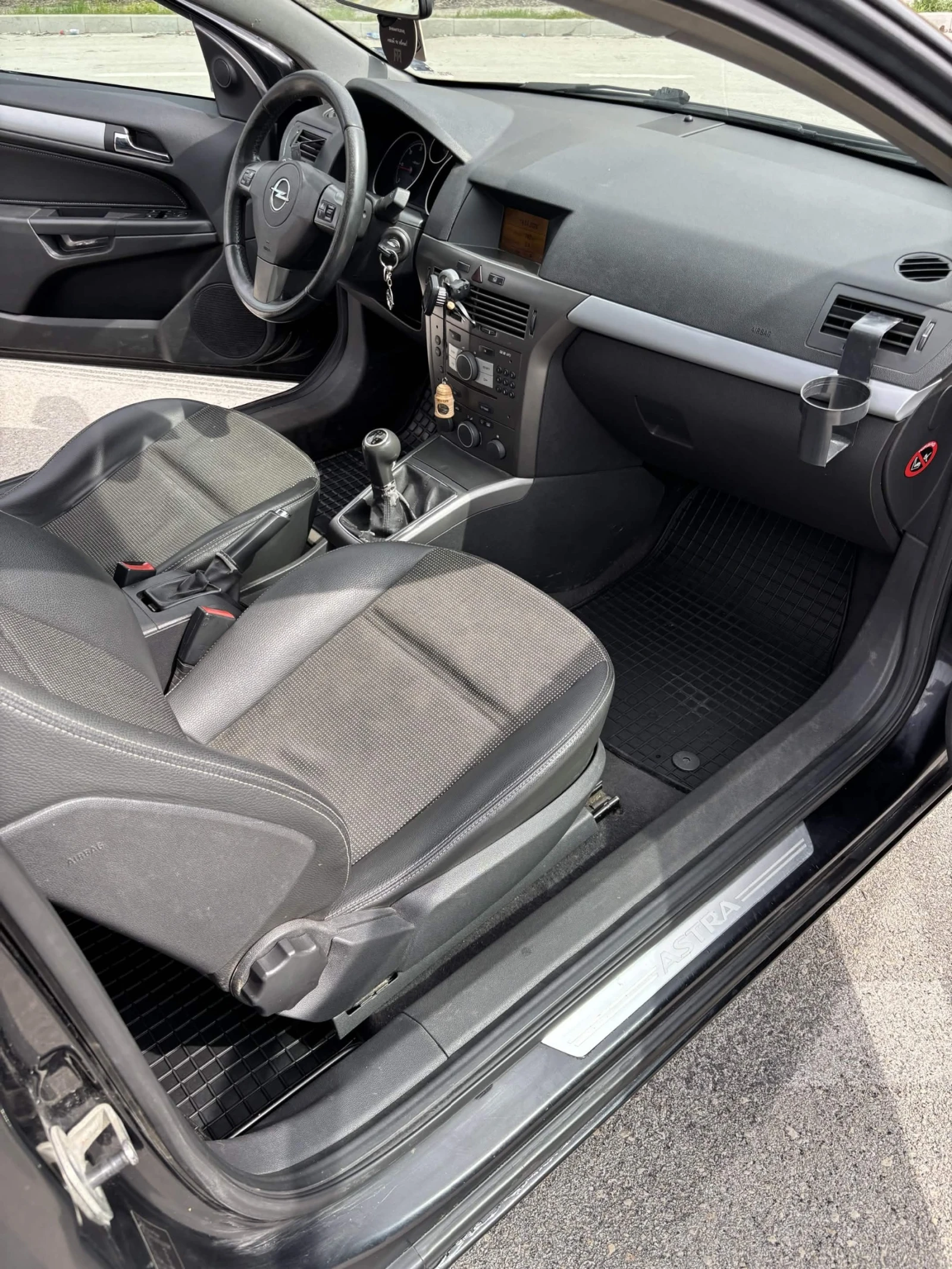 Opel Astra GTC, снимка 7 - Автомобили и джипове - 54319481