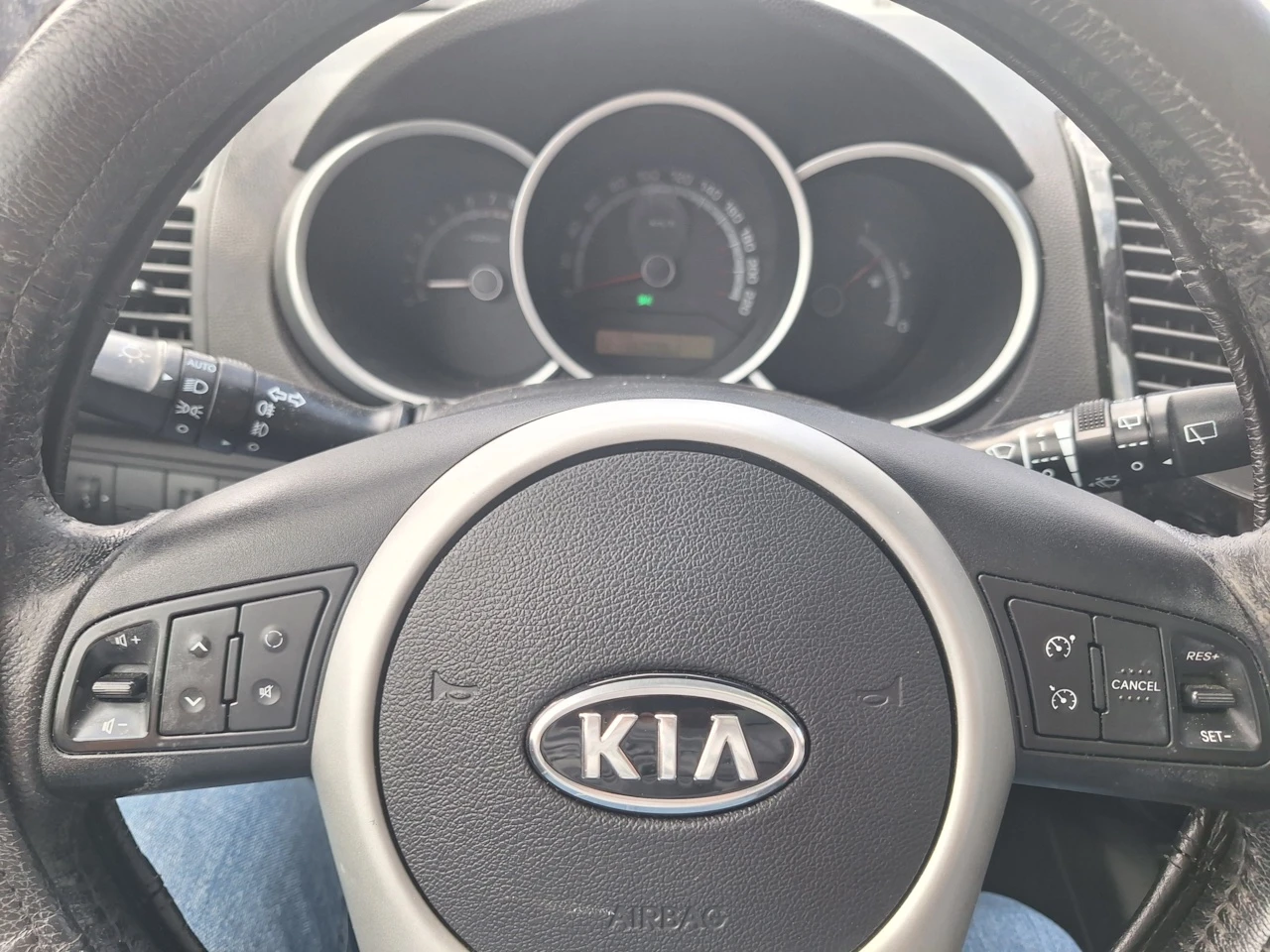 Kia Venga EX 1.6 benzin , снимка 8 - Автомобили и джипове - 54481628