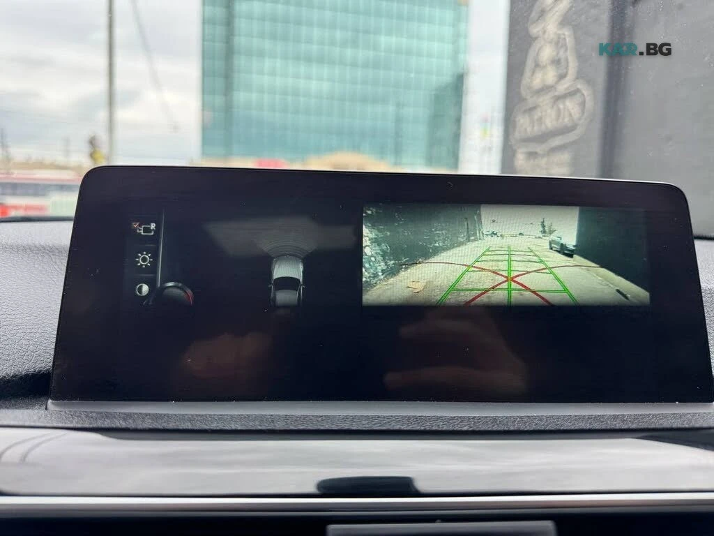 BMW 330 xDrive* АвтоКредит* (ЦЕНА ДО БГ), снимка 15 - Автомобили и джипове - 54630340