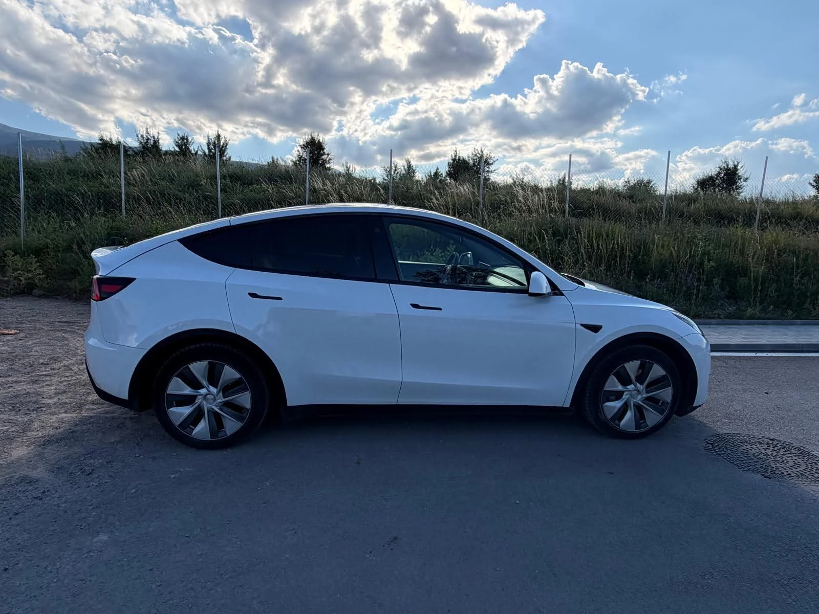 Tesla Model Y LONG RANGE , снимка 3 - Автомобили и джипове - 54990744
