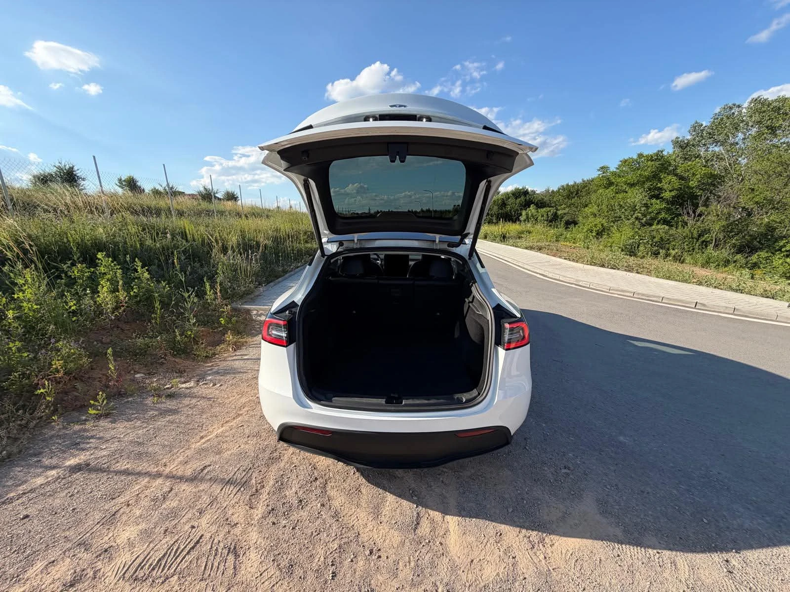 Tesla Model Y LONG RANGE , снимка 17 - Автомобили и джипове - 54990744