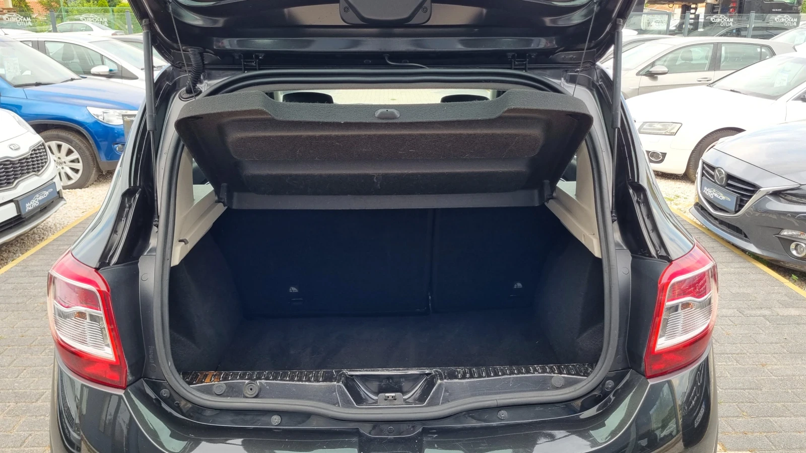 Dacia Sandero 1.5 d, снимка 16 - Автомобили и джипове - 55033697