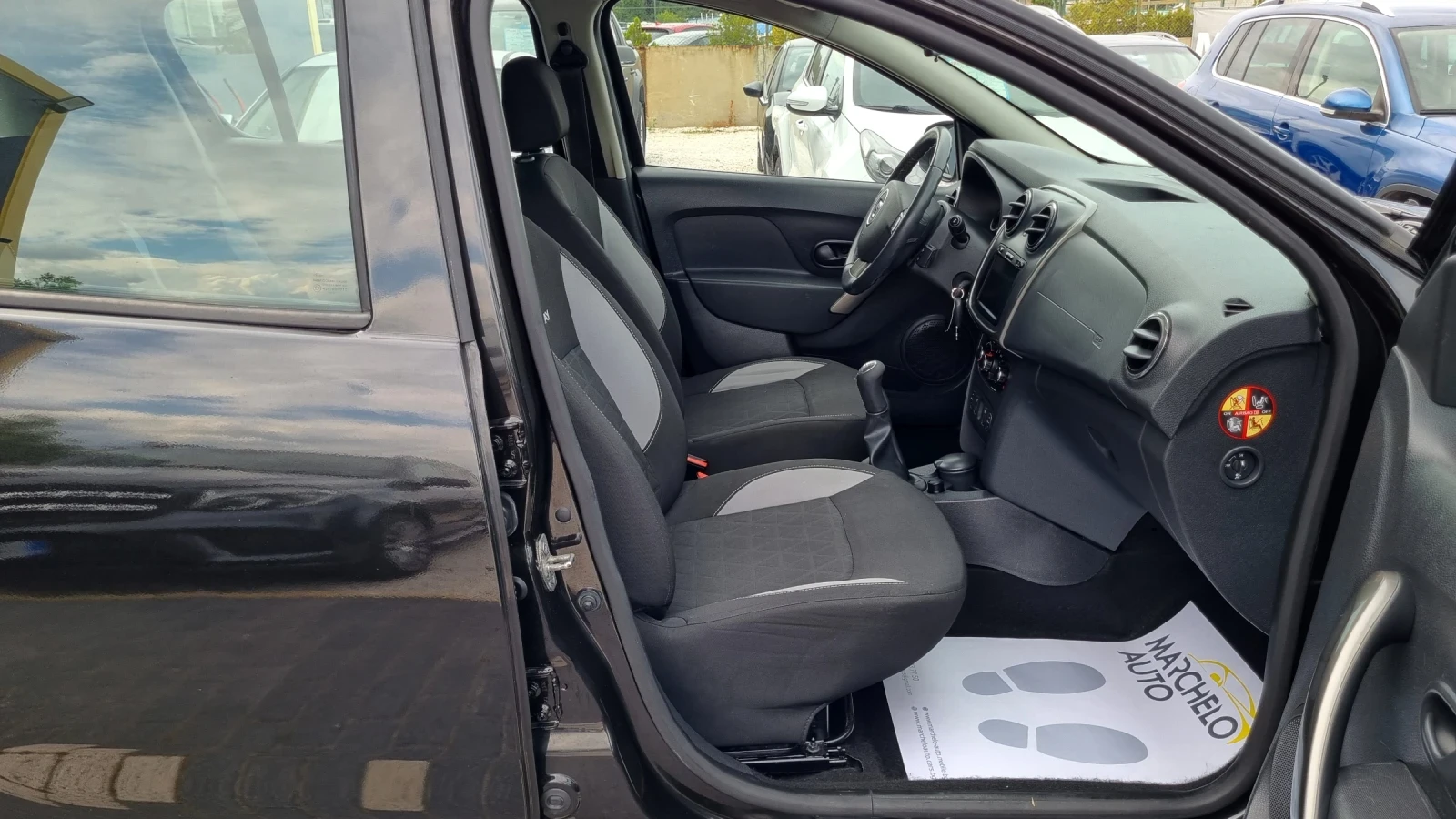 Dacia Sandero 1.5 d, снимка 9 - Автомобили и джипове - 55033697