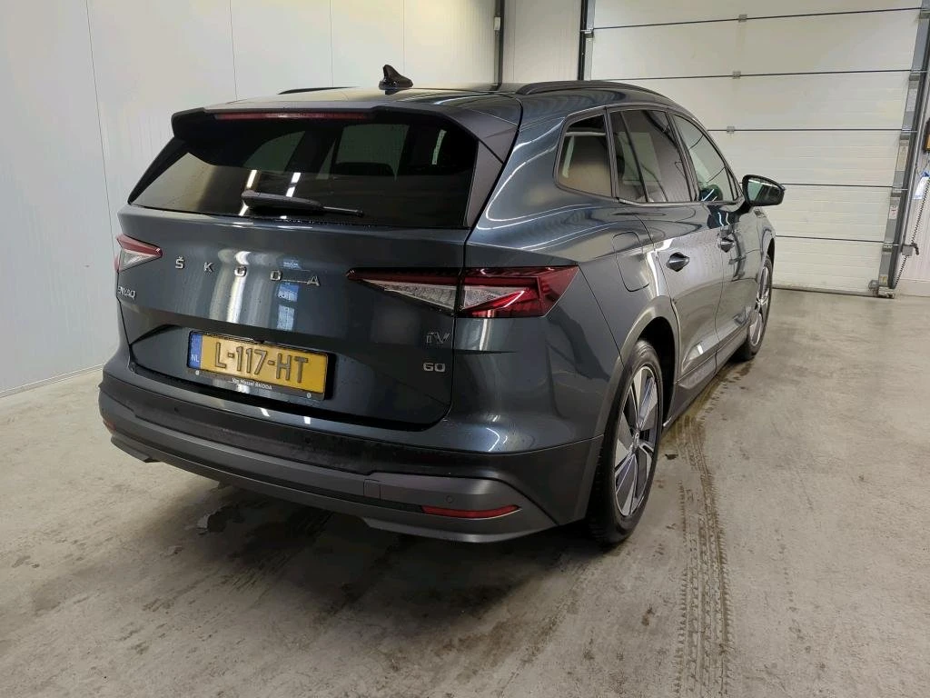 Skoda Enyaq iV 60, снимка 3 - Автомобили и джипове - 55411095