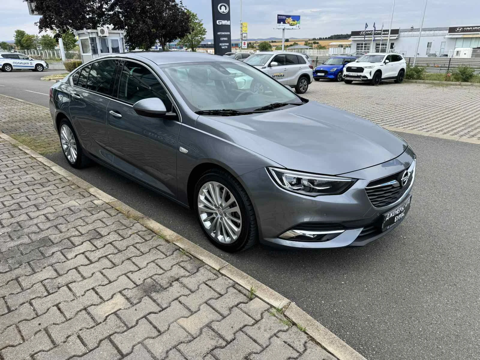 Opel Insignia Grand Sport 2.0D, снимка 2 - Автомобили и джипове - 55429243
