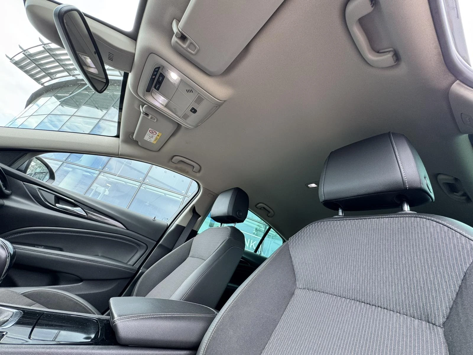 Opel Insignia Grand Sport 2.0D, снимка 8 - Автомобили и джипове - 55429243