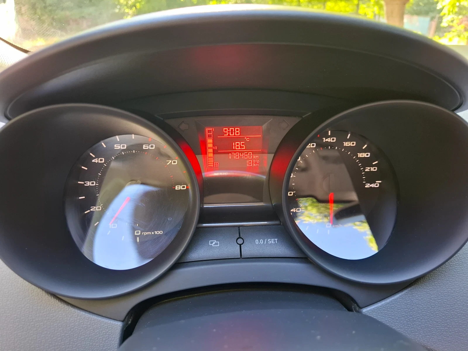 Seat Ibiza, снимка 15 - Автомобили и джипове - 55742501