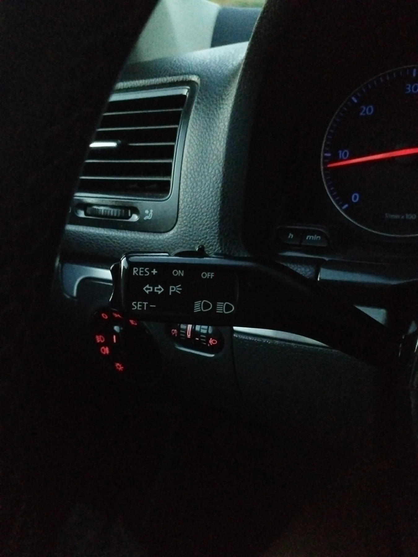 VW Jetta 2.0 TDI BKD 140hp 6ск Подгреви , снимка 15 - Автомобили и джипове - 55754809