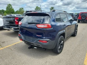 Jeep Cherokee * 4wd 4dr Trailhawk * CARFAX * ОПЦИЯ ЗА ФИНАНСИРАН, снимка 2