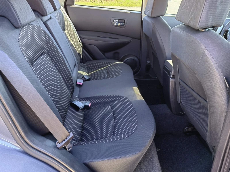 Nissan Qashqai 1.6i, снимка 14 - Автомобили и джипове - 49687669
