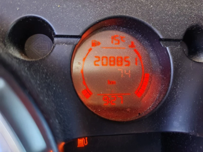 Nissan Qashqai 1.6i, снимка 5 - Автомобили и джипове - 49687669