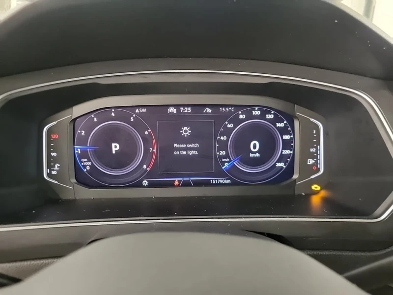 VW Tiguan * COMFORTLINE * CARFAX * БЕЗ ПЪРВОНАЧАЛНА ВНОСКА, снимка 11 - Автомобили и джипове - 53085370