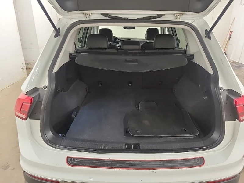 VW Tiguan * COMFORTLINE * CARFAX * БЕЗ ПЪРВОНАЧАЛНА ВНОСКА, снимка 17 - Автомобили и джипове - 53085370