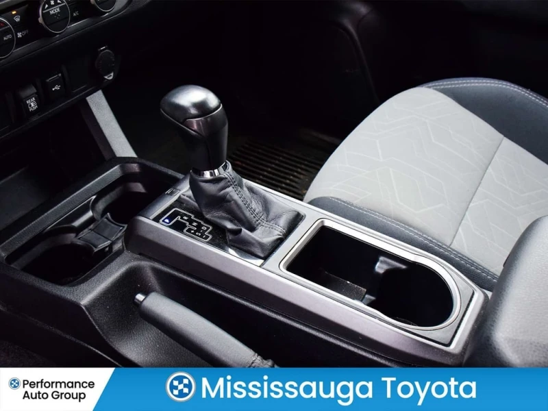 Toyota Tacoma * SR5 * CARFAX * БЕЗ ПЪРВОНАЧАЛНА ВНОСКА, снимка 12 - Автомобили и джипове - 53088474