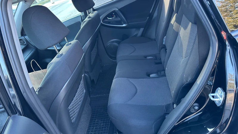 Toyota Rav4 2.2D-CAT Crossover, снимка 13 - Автомобили и джипове - 53463949
