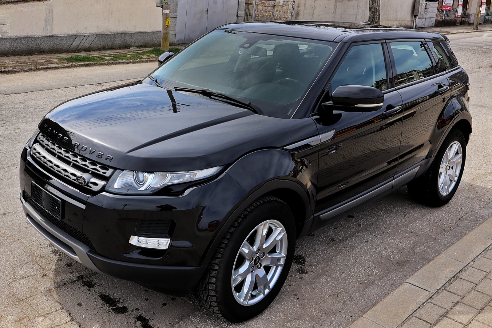 Land Rover Range Rover Evoque 2.2TD4 - изображение 2
