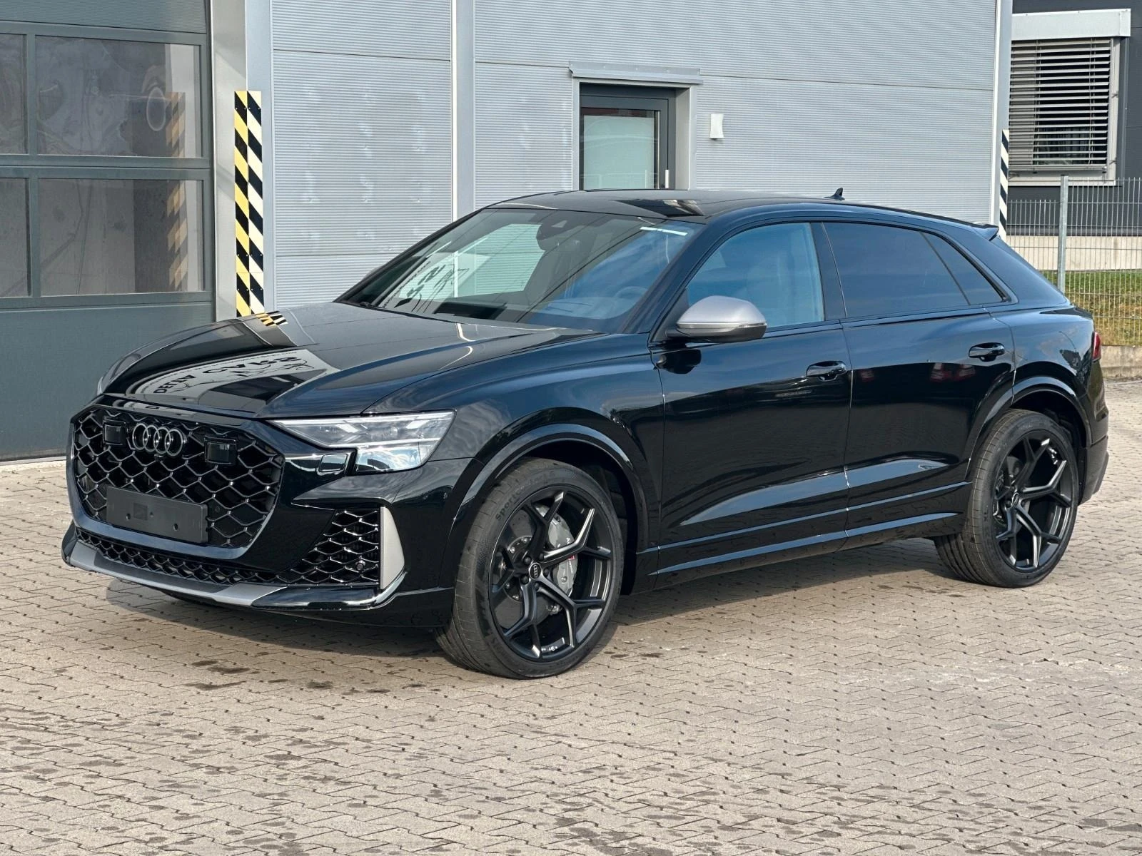 Audi RSQ8 PERFORMANCE/CERAMIC/CARBON/HEAD UP/B&O/MATRIX/PANO - изображение 3