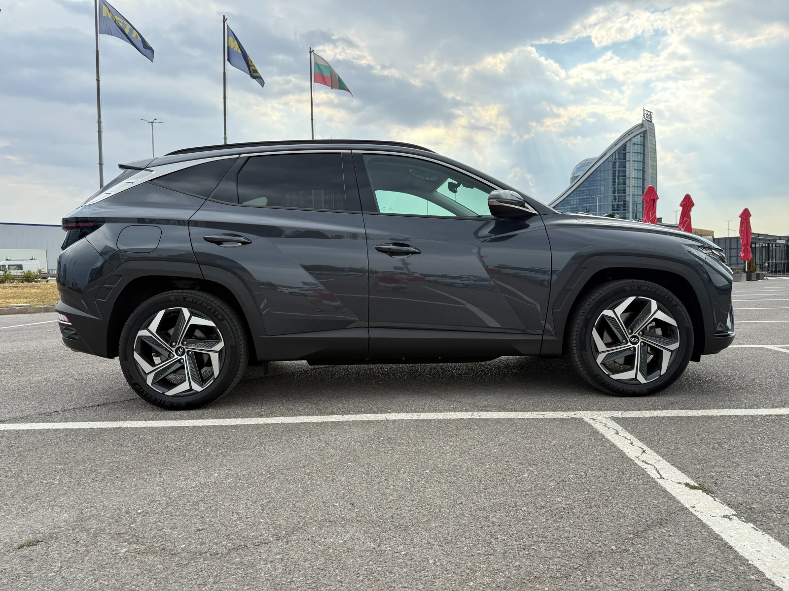 Hyundai Tucson Plug-in-Hybrid в ГАРАНЦИЯ - 265 к.с., 4x4, Панорам - изображение 5