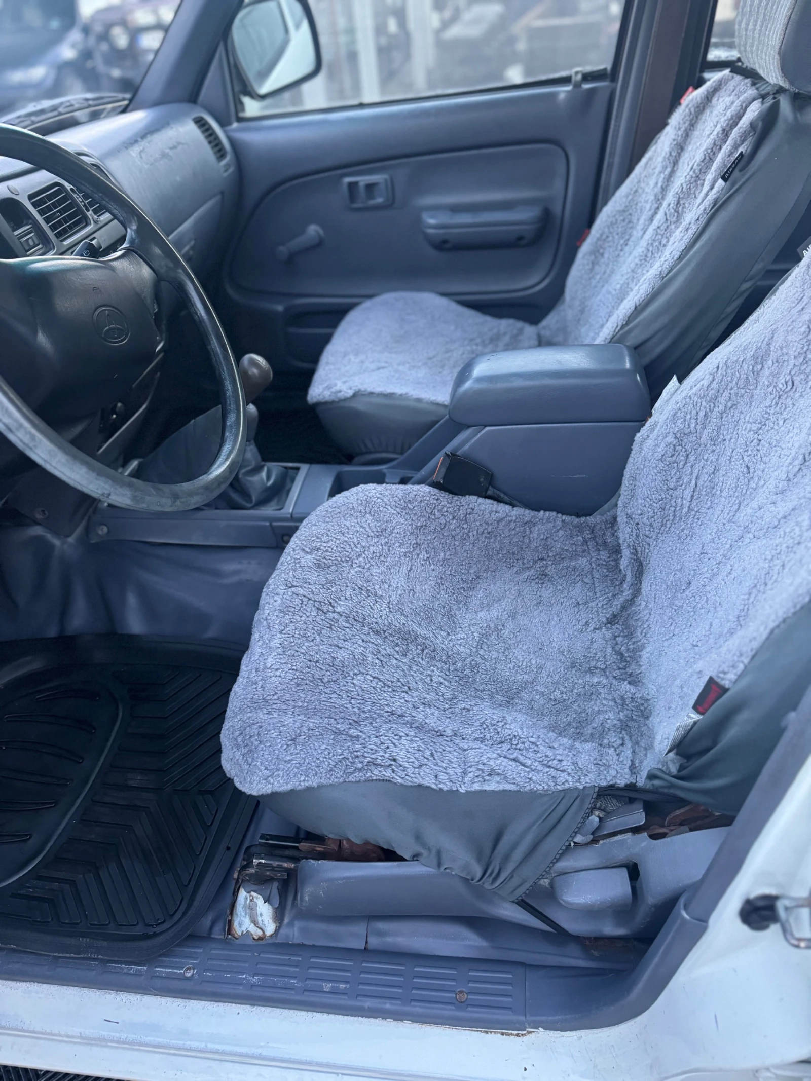 Toyota Hilux * * * 44* * *  | Mobile.bg   11