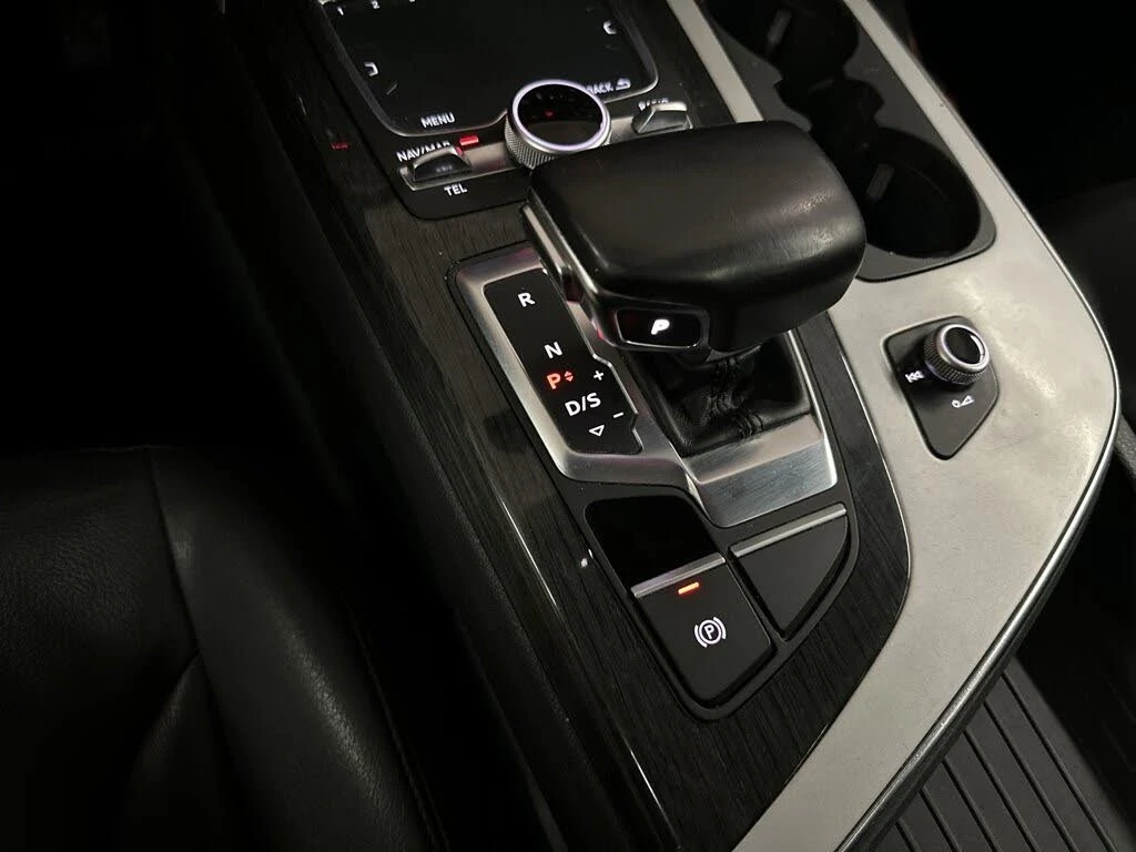 Audi Q7 2.0 TFSI* Komfort* АвтоКредит* (ЦЕНА ДО БГ), снимка 16 - Автомобили и джипове - 54001017