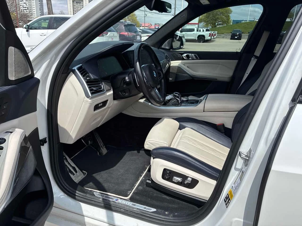 BMW X5 M50i/ПАНОРАМА/ДИСТРОНИК/360 КАМЕРИ, снимка 7 - Автомобили и джипове - 54488495