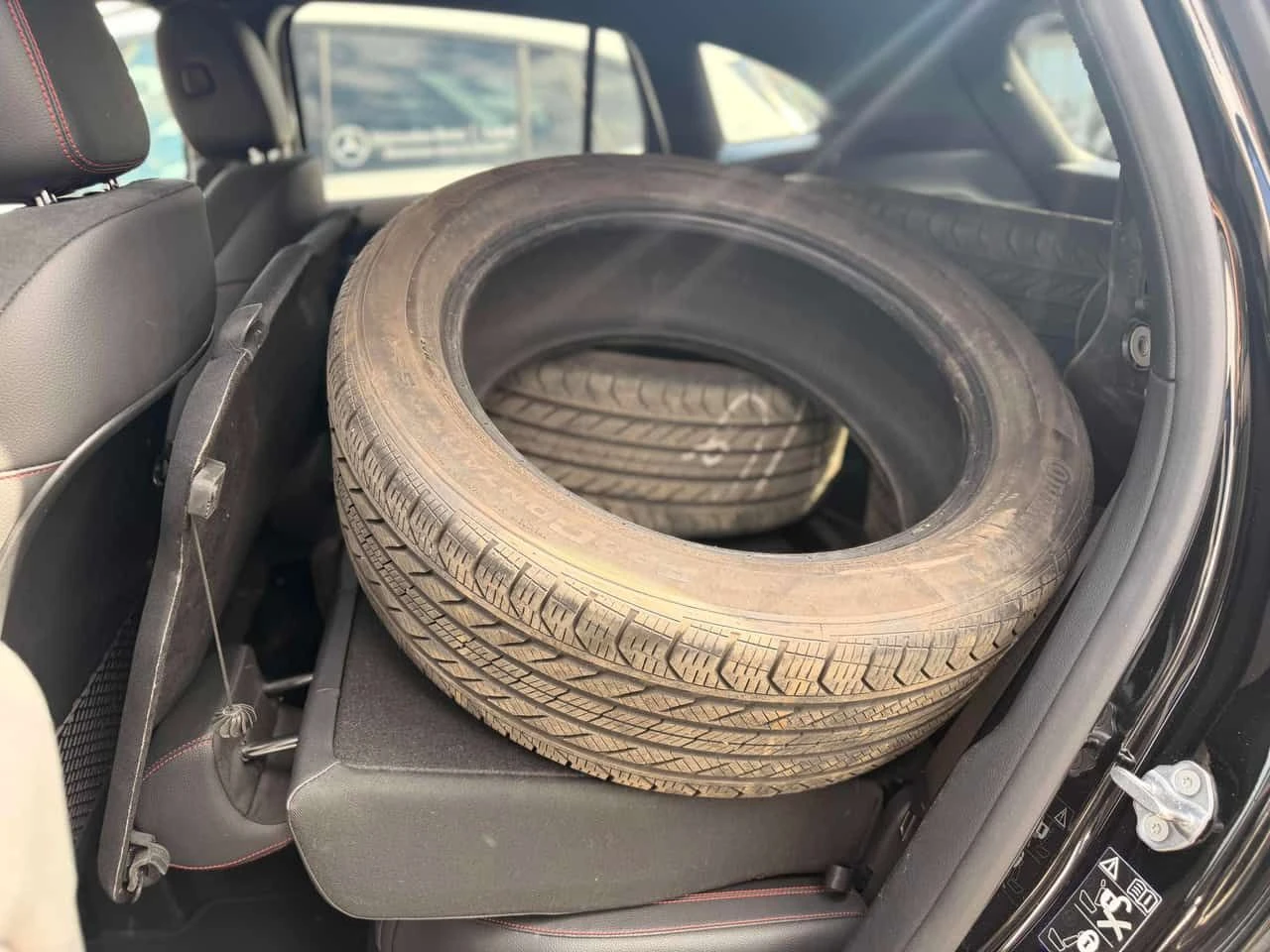 Mercedes-Benz GLA 250 4MATIC/ПАНОРАМА/ПОДГРЕВИ/360/ВТОРИ ГУМИ, снимка 10 - Автомобили и джипове - 54548126