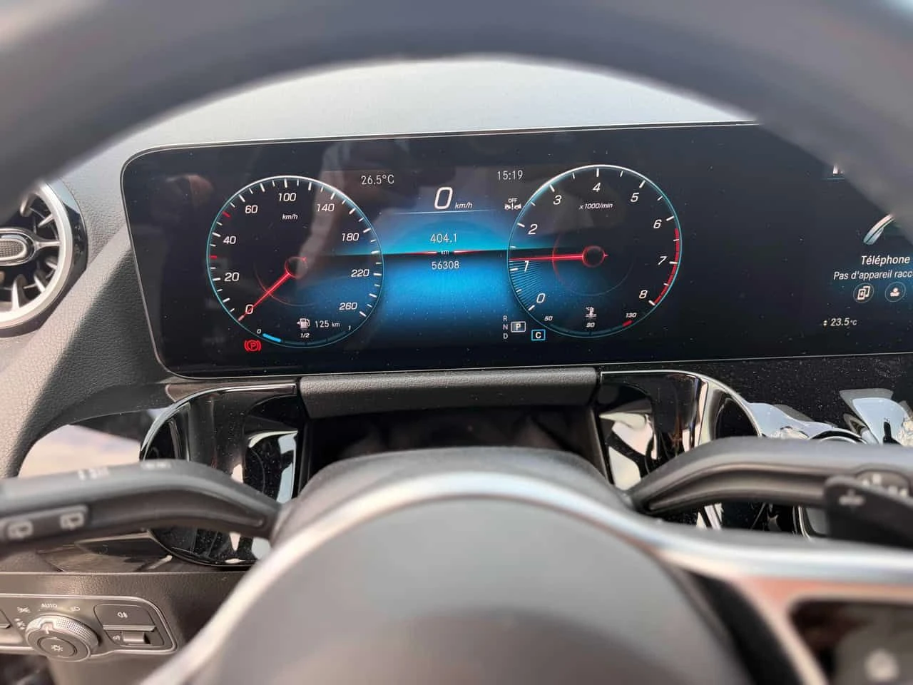 Mercedes-Benz GLA 250 4MATIC/ПАНОРАМА/ПОДГРЕВИ/360/ВТОРИ ГУМИ, снимка 8 - Автомобили и джипове - 54548126