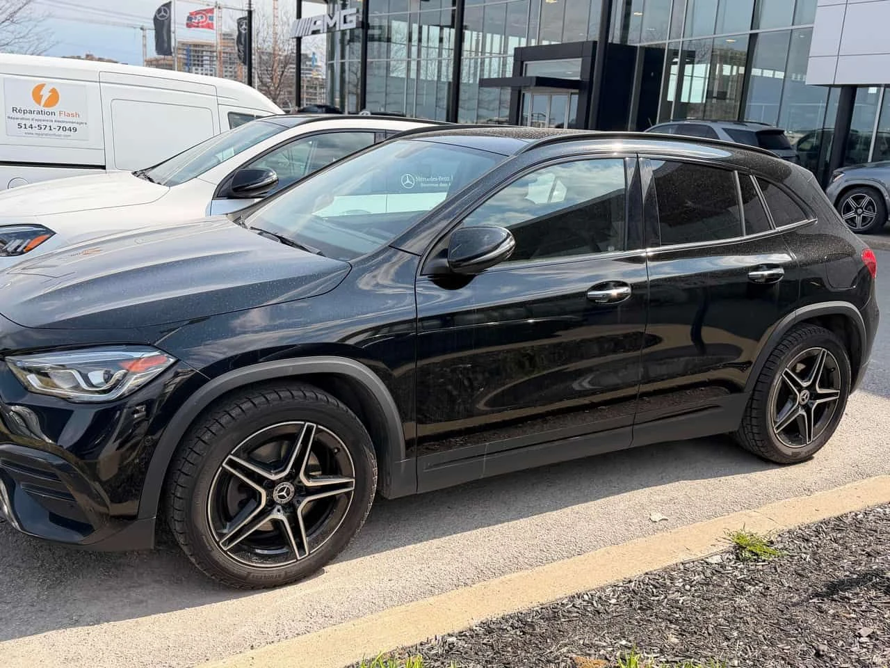Mercedes-Benz GLA 250 4MATIC/ПАНОРАМА/ПОДГРЕВИ/360/ВТОРИ ГУМИ, снимка 3 - Автомобили и джипове - 54548126