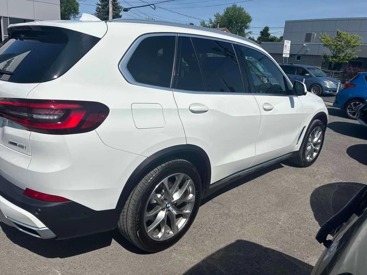 BMW X5 xDrive40i | CARFAX | БЕЗ ПЪРВОНАЧАЛНА ВНОСКА, снимка 4 - Автомобили и джипове - 55053898