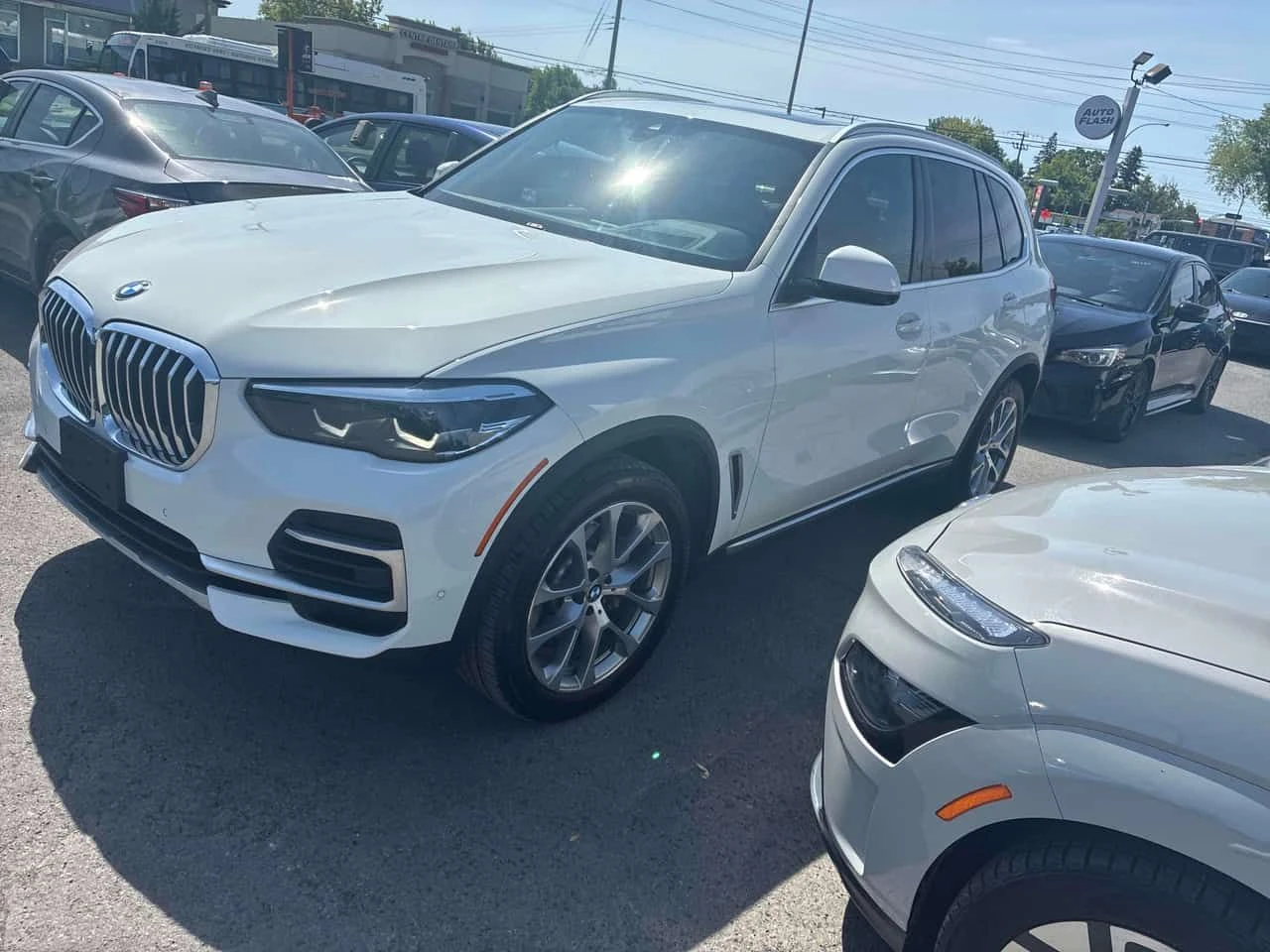 BMW X5 xDrive40i | CARFAX | БЕЗ ПЪРВОНАЧАЛНА ВНОСКА, снимка 3 - Автомобили и джипове - 55053898