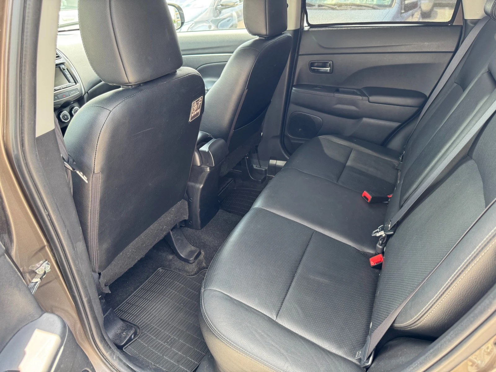 Mitsubishi ASX 2.2 DI, снимка 11 - Автомобили и джипове - 55144318
