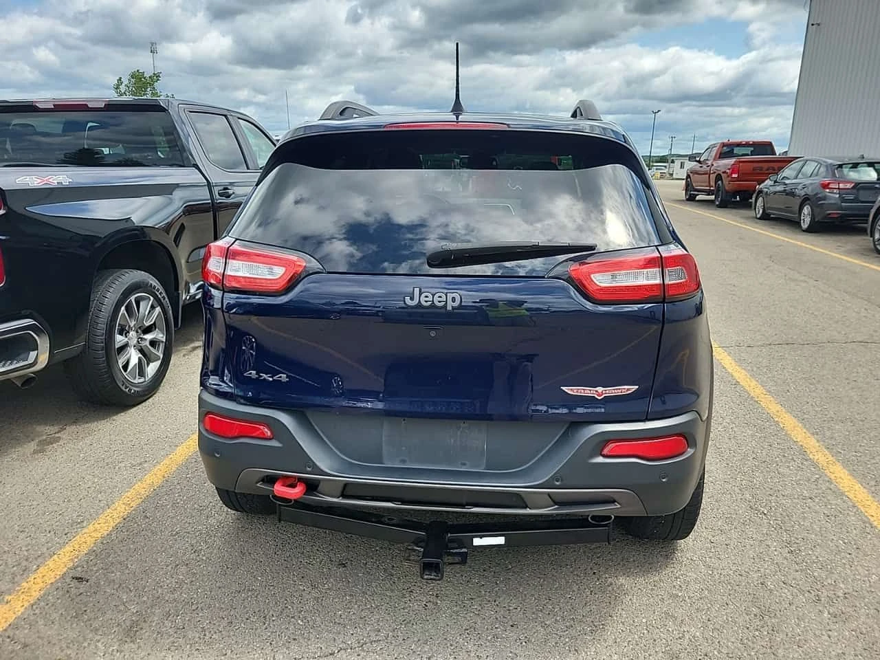 Jeep Cherokee * 4wd 4dr Trailhawk * CARFAX * ОПЦИЯ ЗА ФИНАНСИРАН, снимка 16 - Автомобили и джипове - 55510871