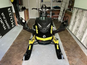  Ski-Doo Summit