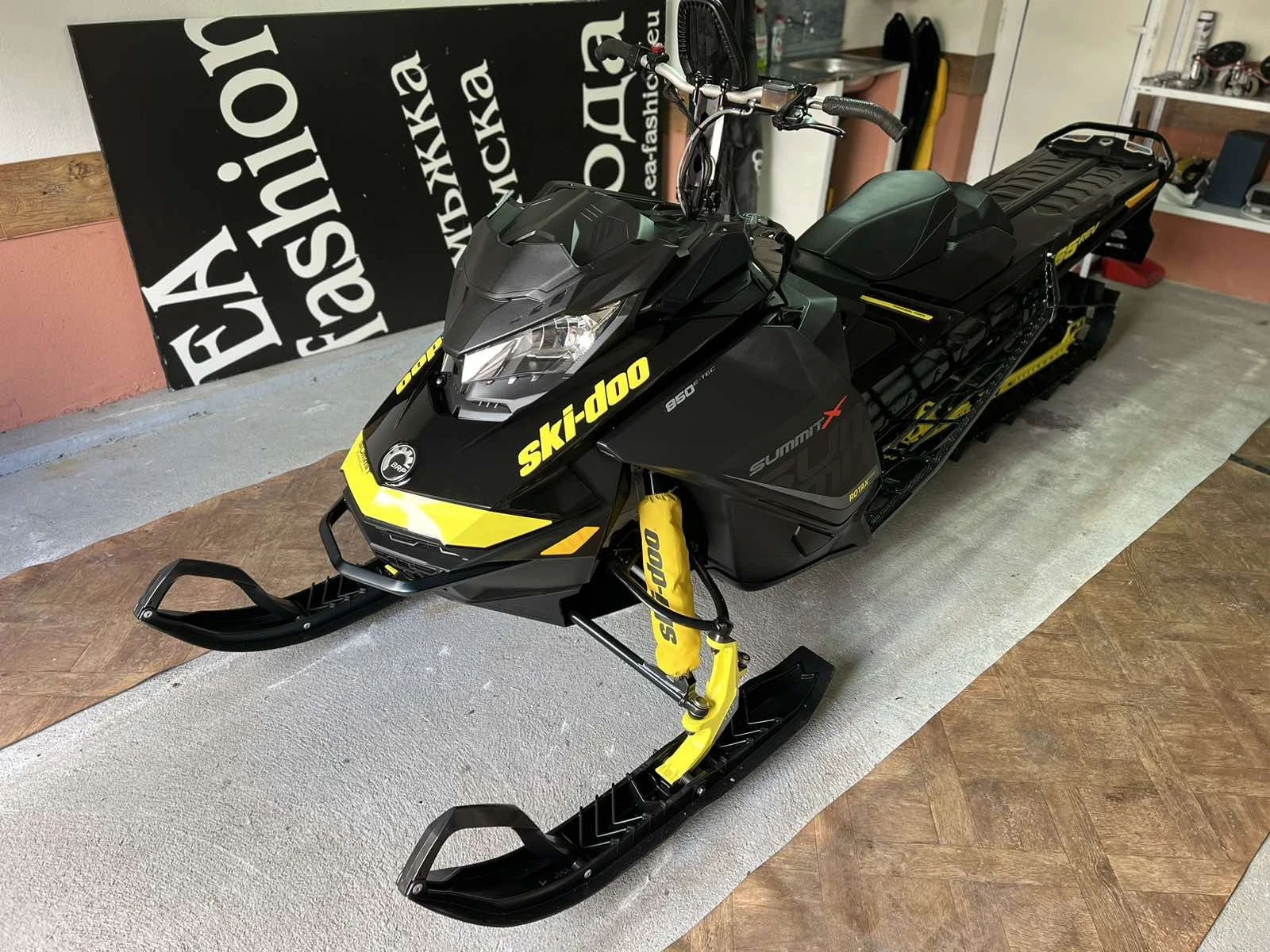 Ski-Doo Summit X - изображение 2