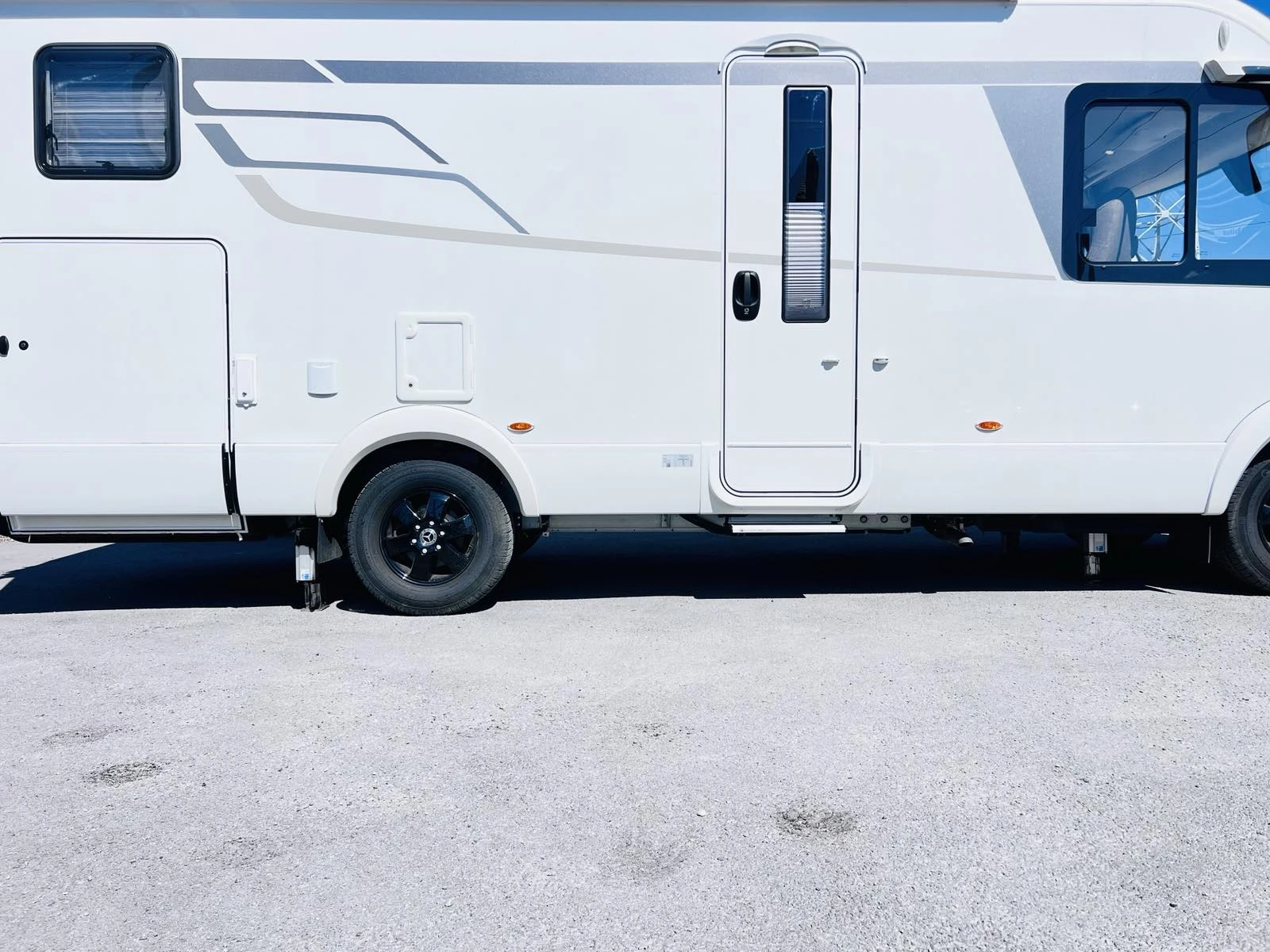 Кемпер HYMER / ERIBA BMC I 600, Климатик, снимка 7 - Каравани и кемпери - 55507261